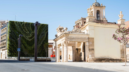 Unidas por Mérida critica el monolito al Papa en Mérida ante el "abandono" de los barrios