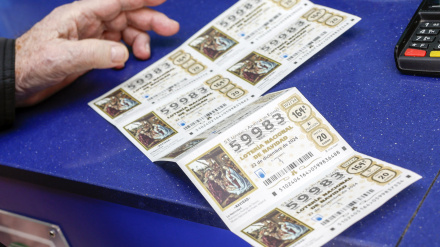 Imagen de recurso de varios décimos de Lotería de Navidad (imagen de archivo)