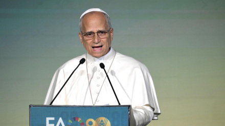 ROMA (Italy), 16/10/2025.- Pope Leo XIV speaks during World Food Day, marking the 80th anniversary of the Food and Agriculture Organization of the United Nations (FAO), at FAO headquarters in Rome, Italy, 16 October 2025. World Food Day is observed annually on 16 October, with this year's theme 'Hand in Hand for Better Foods and a Better Future.' (Papa, Italia, Roma) EFE/EPA/ALESSANDRO DI MEO