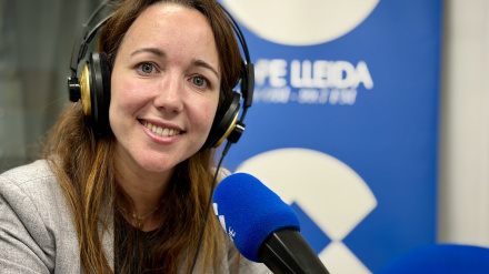 Naila Martínez als estudis de COPE Lleida