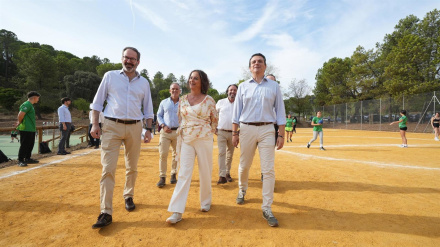 Catalina García, entre Adolfo Molina y José María Bellido