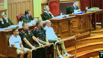 03/07/2025 Condenados a 20 años de cárcel el sicario y el facilitador del crimen de Valentín Moreno.La Audiencia de Barcelona ha condenado a 20 años de prisión a los dos acusados de asesinar a Valentín Moreno, el autor del "crimen de la Vila Olímpica", el 18 de noviembre de 2021 en Sant Adrià de Besòs (Barcelona), según la sentencia consultada por Europa Press.POLITICA TSJC
