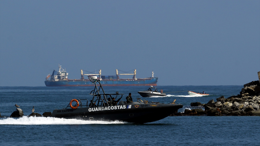 La Guardia Costera venezolana realiza un operativo de vigilancia en respuesta a la presencia militar estadounidense en el Mar Caribe, en Puerto Cabell, Carabobo.