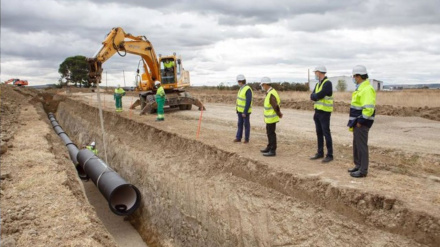 Expertos analizan los retrasos del TAV y del Canal de Navarra.