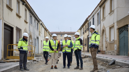 El consejero de Cohesión Territorial, Oscar Chivite, visita las obras finalizadas y ejecutadas en Tudela con cargo a los fondos del Plan de Inversiones Locales (PIL).