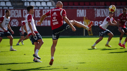 El Real Murcia quiere comenzar el despegue ante el Ibiza
