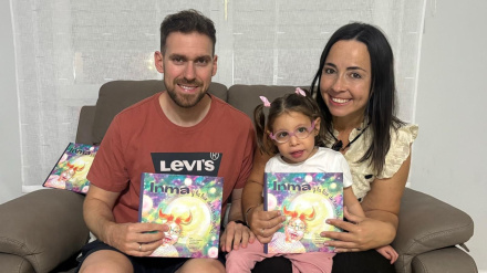 Santy y Cristina junto a su hija Inma