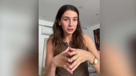 Marta, médica, en el vídeo