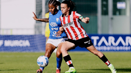 Momento del partido entre al Alhama y el Athletic