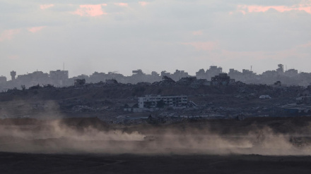 Tropas israelíes avanzan en la parte norte de la Franja de Gaza, vistas desde el lado israelí de la frontera