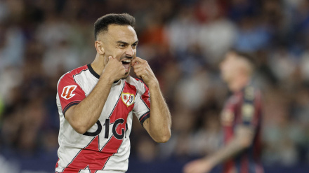 Álvaro García celebra el 0-3 del Rayo contra el Levante