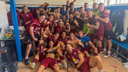 Los jugadores del CF Lorca Deportiva, celebrando la victoria ante el Linares Deportivo