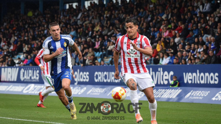 Carbonell, del Zamora CF, en el choque contra la Ponferradina