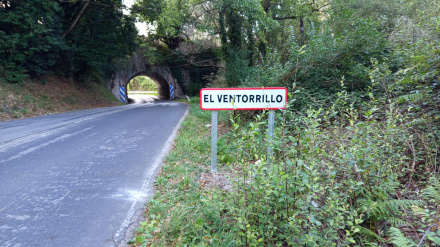 Una imagen de un tramo de la carretera por el que pasan los peregrinos que realizan el Camino del Norte