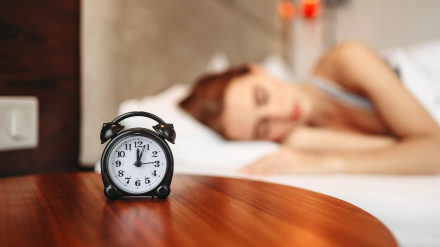 Cambio de hora: cómo dormir mejor y adaptarte sin estrés