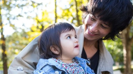 Lucía con su hija Julieta que padece el Sindrome de Rett