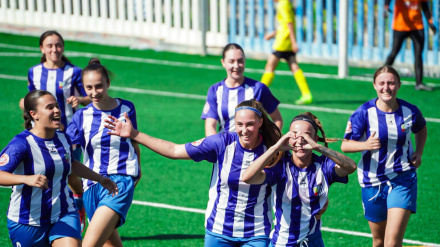 Las jugadoras motrileñas celebrando uno de sus goles