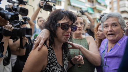 Llegada de Juana Rivas con su hijo menor al punto de encuentro familiar