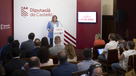 La presidenta de la Diputación de Castellón, Marta Barrachina, ha presentado el plan para incrementar la aportación a los municipios