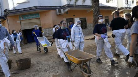 Voluntarios de la Universidad de Murcia en los pueblos afectados por la DANA de Valencia en 2024