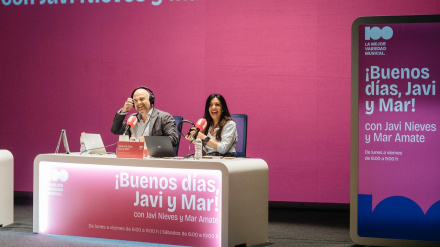 Buenos días Javi y Mar de Cadena 100, en emisión especial desde el Teatro Principal de Castellón