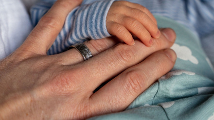 Las criaturas recién nacidas de Navarra contarán con su Carpeta Personal de Salud de manera automática