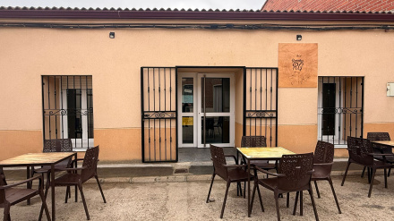 Exterior del Bar Rancho, en Lomoviejo, Valladolid