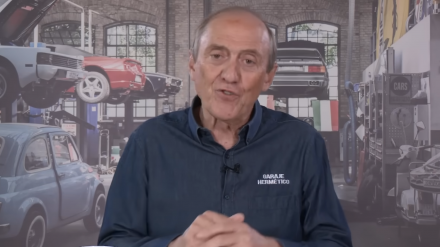 Máximo Sant, experto en motor, en el vídeo