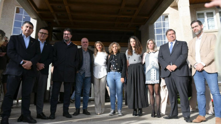 Autoridades a su llegada al acto en homenaje al sindicalista de CC.OO. Suso Díaz