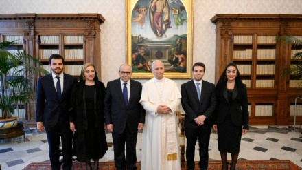 El Papa junto al primer ministro libanés y su familia