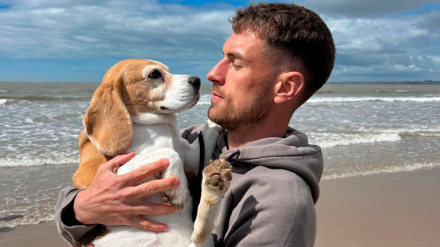 Ramsey junto a su perrita Halo que lleva días perdida en México y a la que no consigue encontrar.