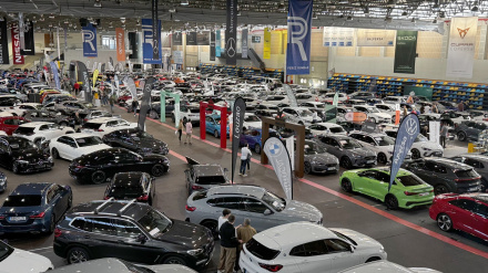 El recinto ferial lleno de vehículos de un total de 27 marcas