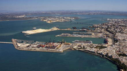 Vista aérea del Puerto de Cádiz