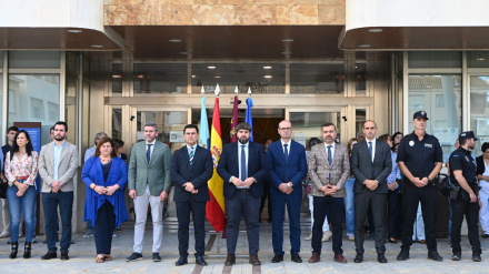 Minuto de silencio de López Miras en San Javier