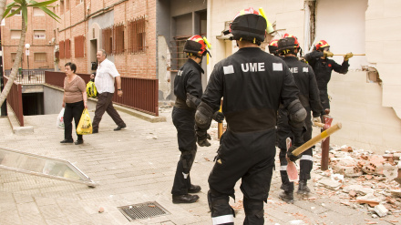 Efectivos de la UME durante su intervención en los terremotos de Lorca en el año 2011
