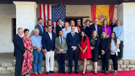 Santa Bárbara recibe al alcalde del municipio cántabro donde nació el fundador de la ciudad