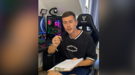 Álex, camionero autónomo, en el vídeo