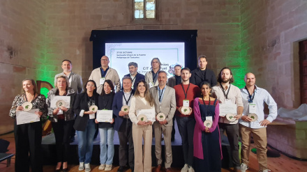 Un pueblo de Teruel revive con el teatro: el proyecto familiar que se ha convertido en un fenómeno cultural