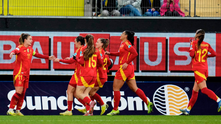 La selección española celebra el gol de Alexia Putellas en el partido de vuelta de semifinales de la Liga de Naciones femenina entre Suecia y España