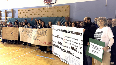 Los profeseores encerrados en el IES Catabois de Ferrol