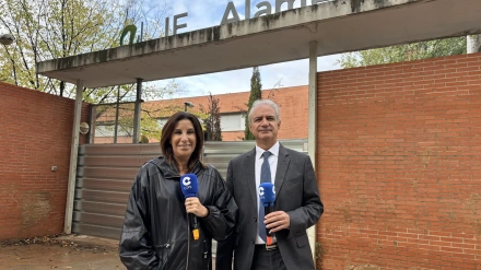 Ricardo Gabaldón, alcalde de Utiel, junto a Pilar García de la Granja