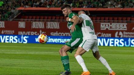 El Elche no dio opción a Los Garres