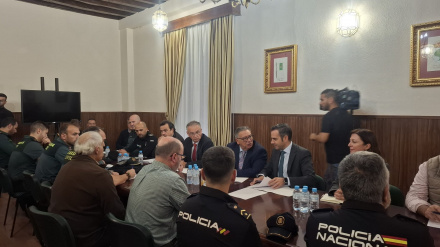 Reunión de las Administraciones con los agricultores en el Ayuntamiento de Almendralejo