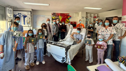 El MARQ acerca la historia y la arqueología a los niños y niñas de larga estancia del Hospital General de Alicante