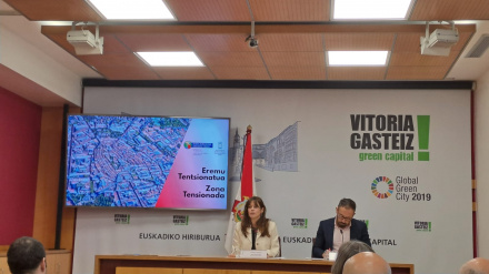 Ayuntamiento de Vitoria-Gasteiz, Maider Etxebarria y Denis Itxaso