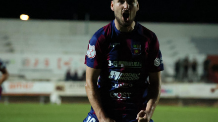 Diego Martínez tras marcar el penalti al Sabadell