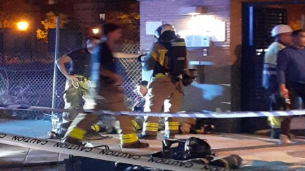 Bomberos interviniendo en la deflagración de Atarfe