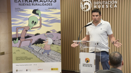 El alcalde de Ayerbe, Antonio Biescas, da a conocer la actividad de Extrarradios