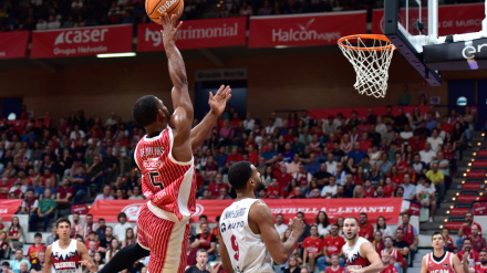 DeJulius se ha convertido en el líder de UCAM CB