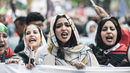 La comunidad saharaui de Madrid se moviliza para exigir la independencia del Sáhara Occidental de Marruecos y la aplicación de las resoluciones de la ONU.